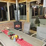 къща томови,стаи за гости Gasthof Dewin