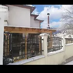 къща томови,стаи за гости Dewin