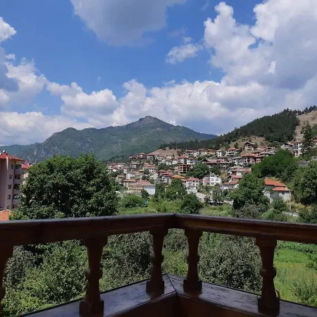 къща томови,стаи за гости 4* Devin