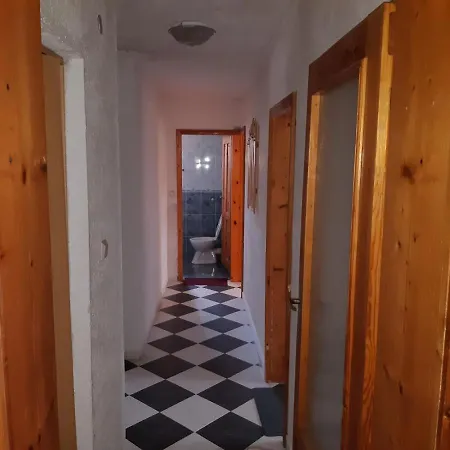 къща томови,стаи за гости Devin