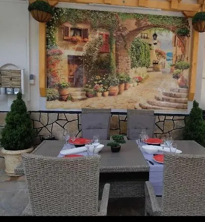 Gasthuis къща томови,стаи за гости 4*