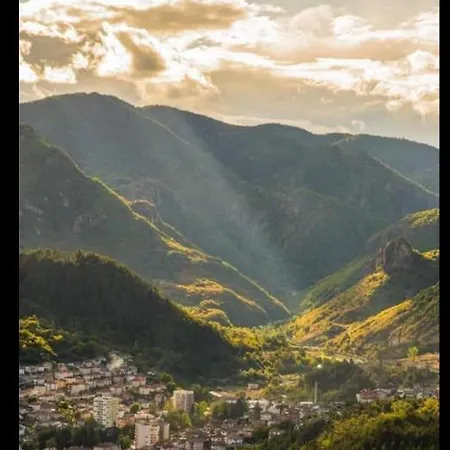 къща томови,стаи за гости 4*