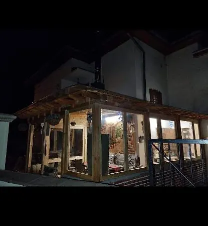 къща томови,стаи за гости Devin