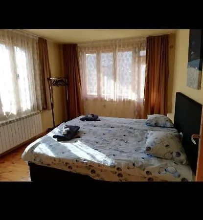 къща томови,стаи за гости Devin