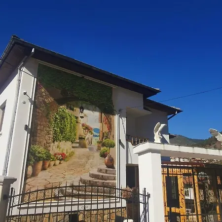 къща томови,стаи за гости 4*