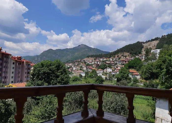 къща томови,стаи за гости 4* Devin