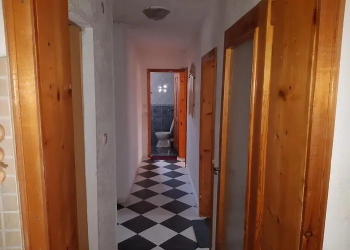 къща томови,стаи за гости Devin