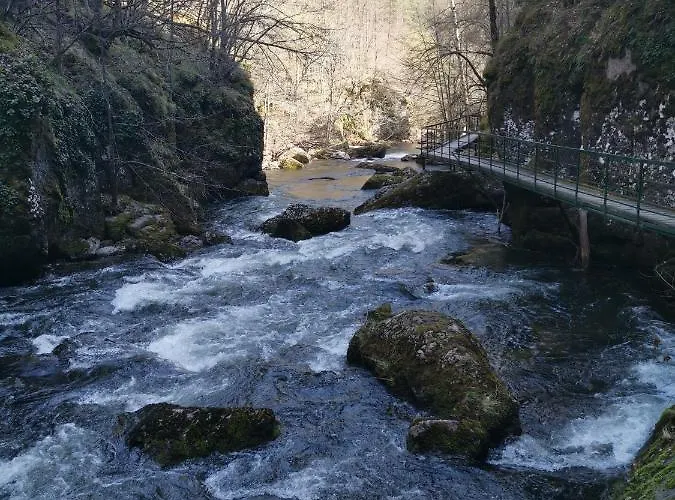 къща томови,стаи за гости 4* Devin