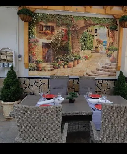 Gasthuis къща томови,стаи за гости 4*