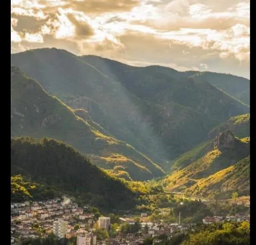 къща томови,стаи за гости 4*