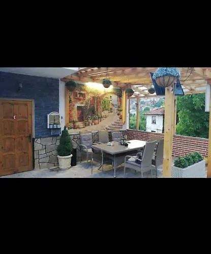 къща томови,стаи за гости 4* Devin