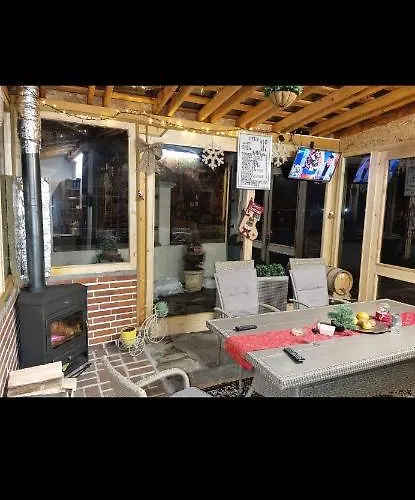 къща томови,стаи за гости 4* Devin