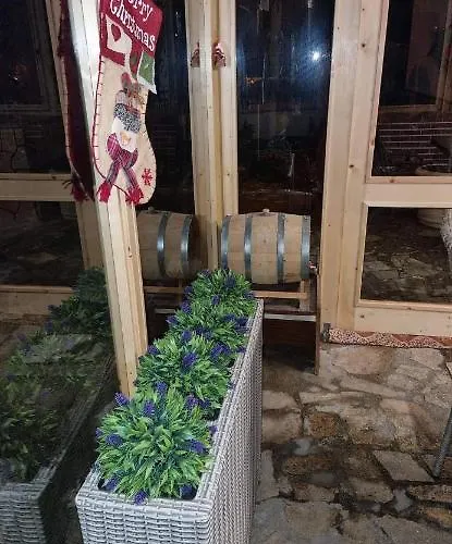 къща томови,стаи за гости 4* Devin