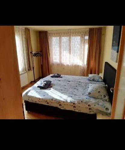 къща томови,стаи за гости Devin