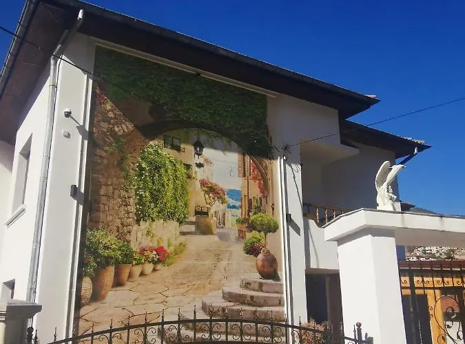 къща томови,стаи за гости 4* Devin